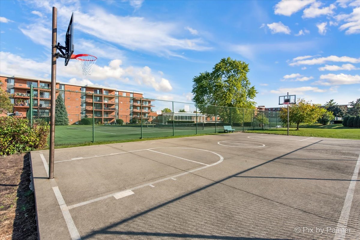 16 E Old Willow Road #417S, Prospect Heights, IL 60070