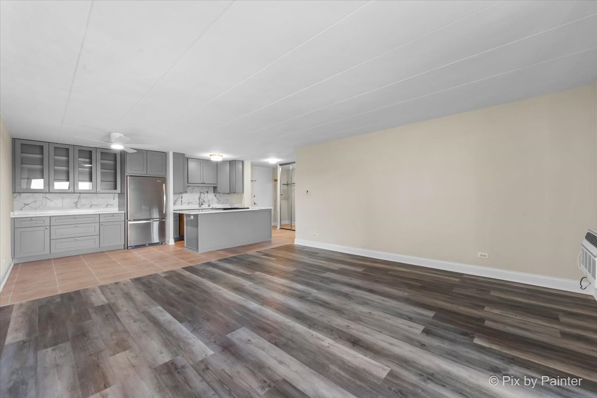 16 E Old Willow Road #417S, Prospect Heights, IL 60070