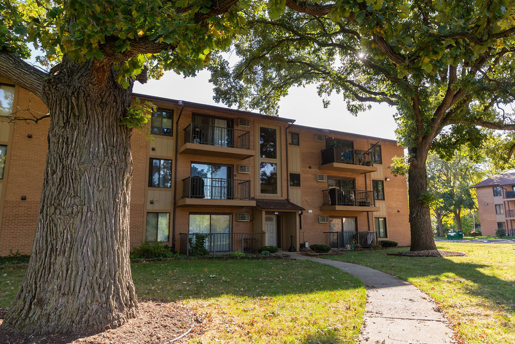10940 WORTH Avenue #11, Worth, IL 60482