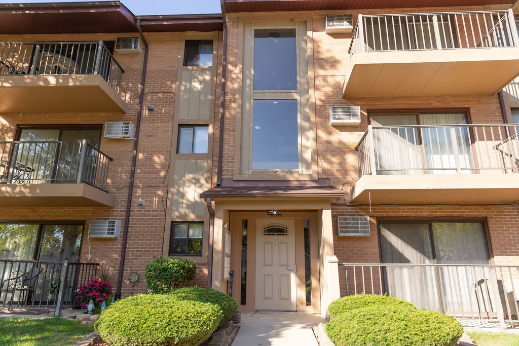 10940 WORTH Avenue #11, Worth, IL 60482