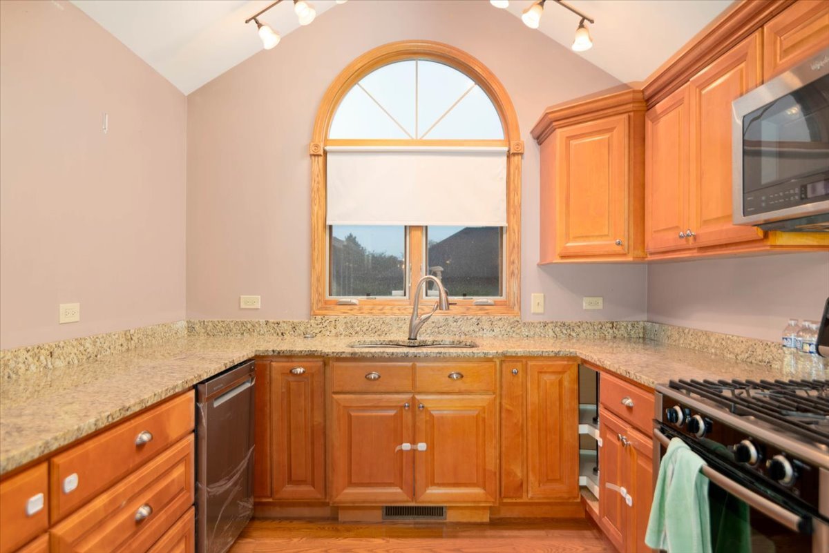 12751 S 100th Avenue, Palos Park, IL 60464
