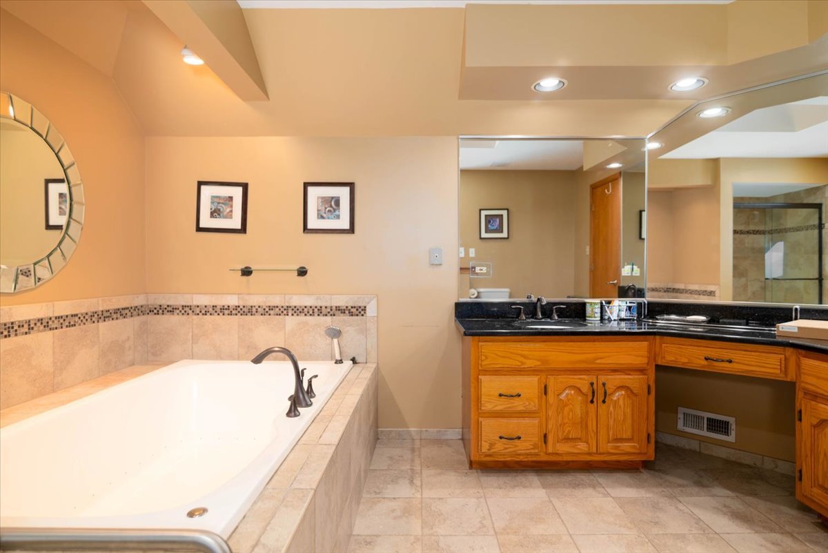 12751 S 100th Avenue, Palos Park, IL 60464