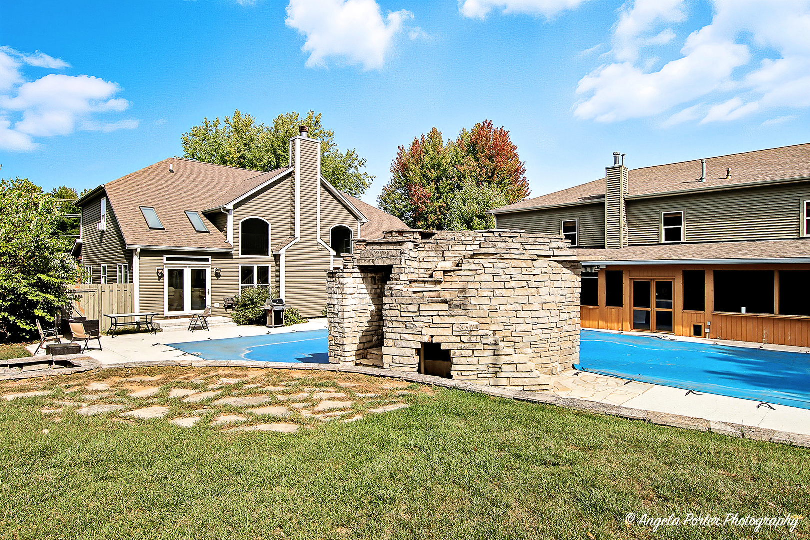 235 E Grand Avenue, Fox Lake, IL 60020