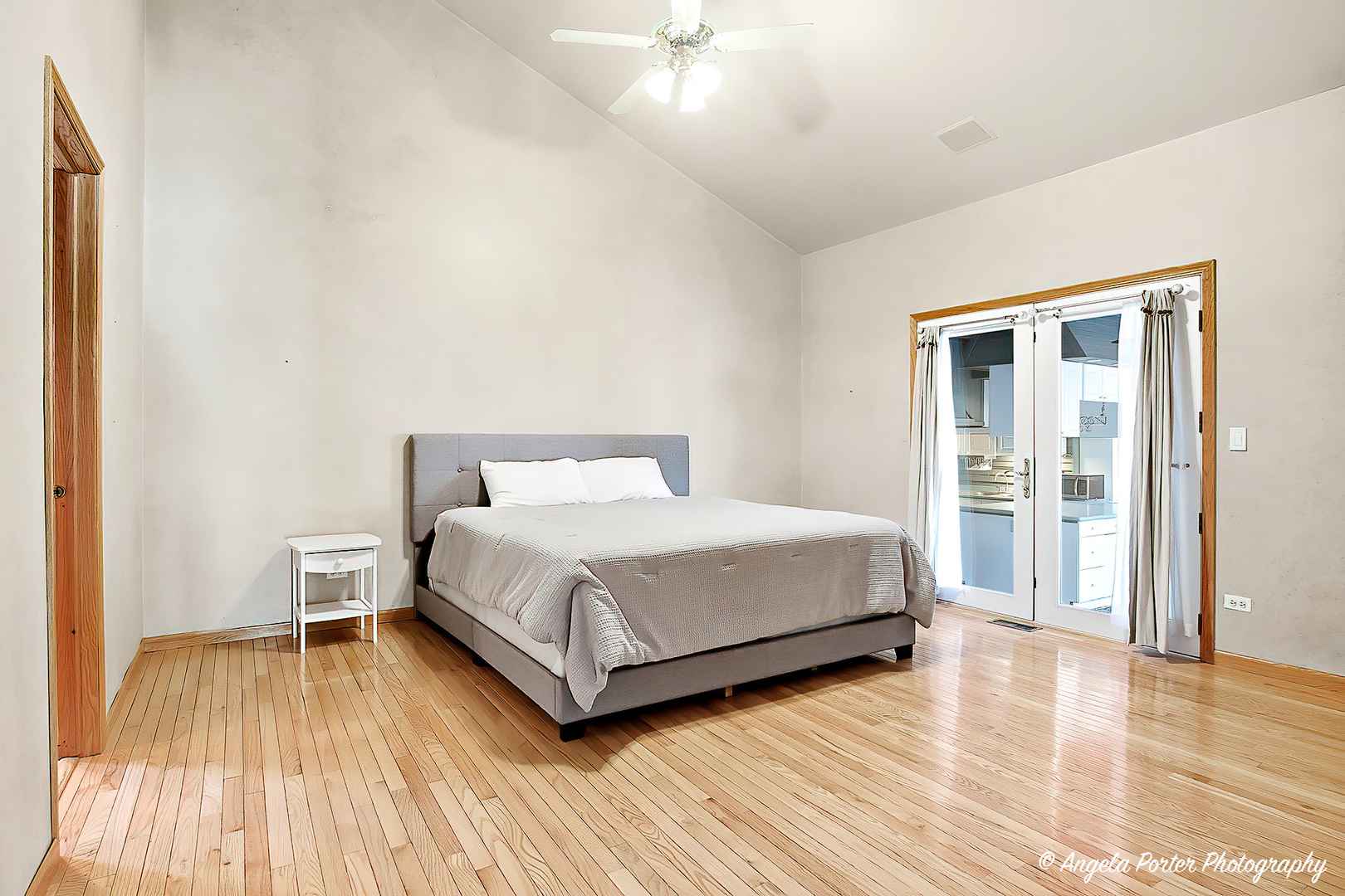 235 E Grand Avenue, Fox Lake, IL 60020