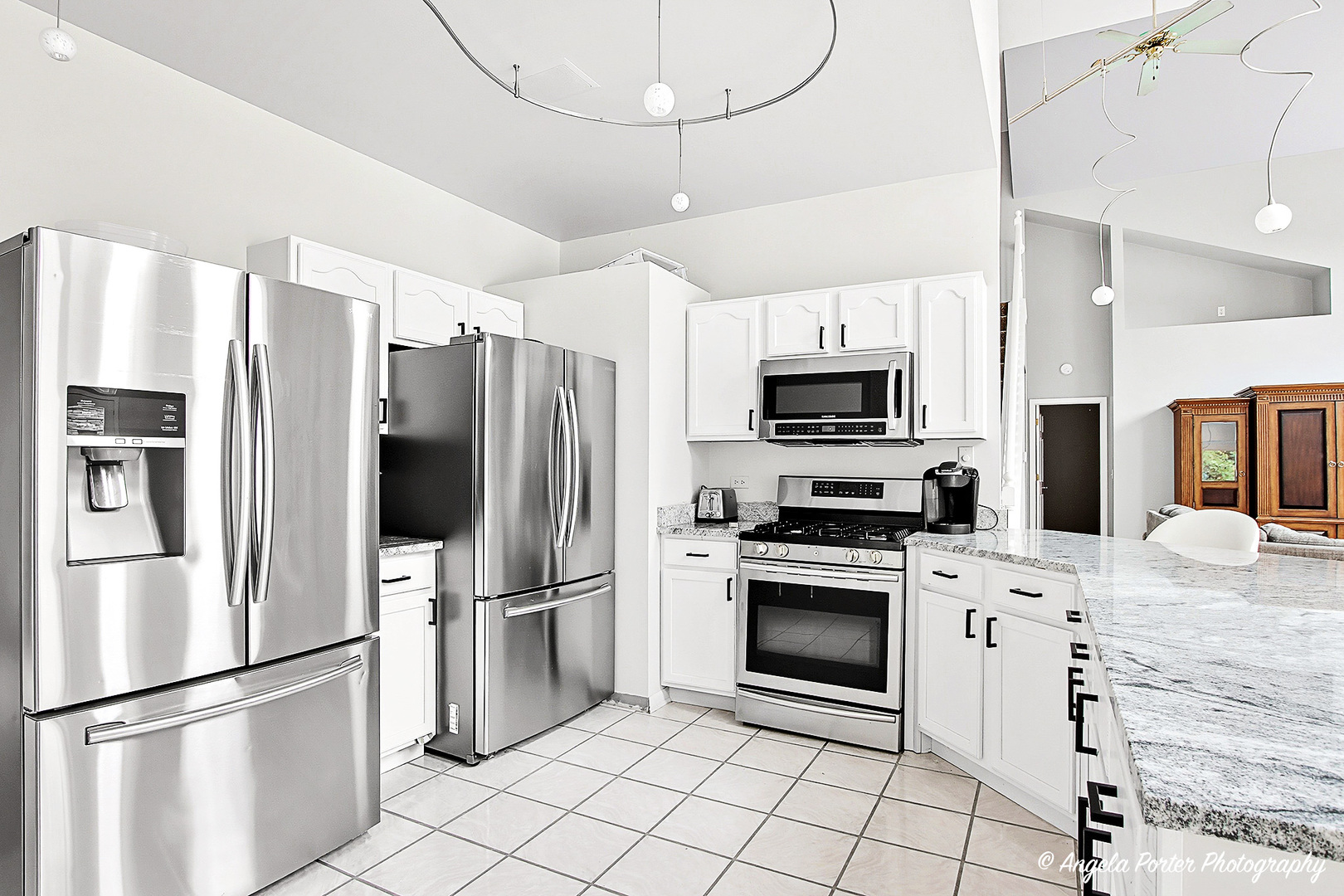 235 E Grand Avenue, Fox Lake, IL 60020