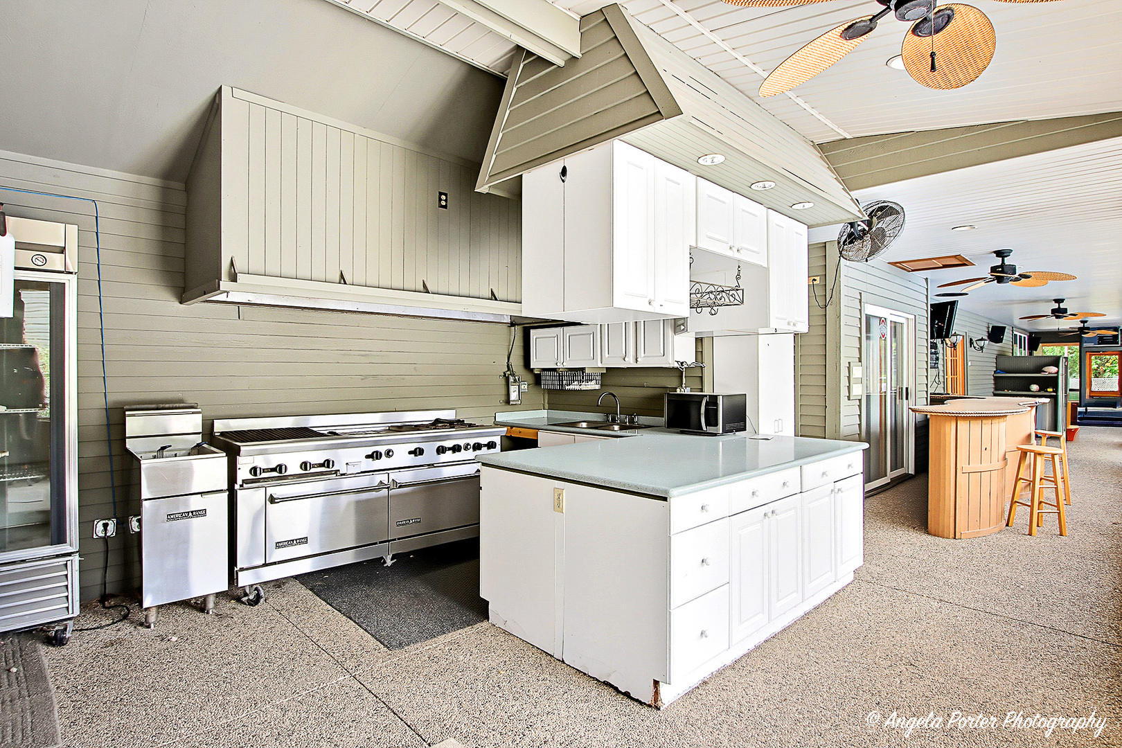 235 E Grand Avenue, Fox Lake, IL 60020