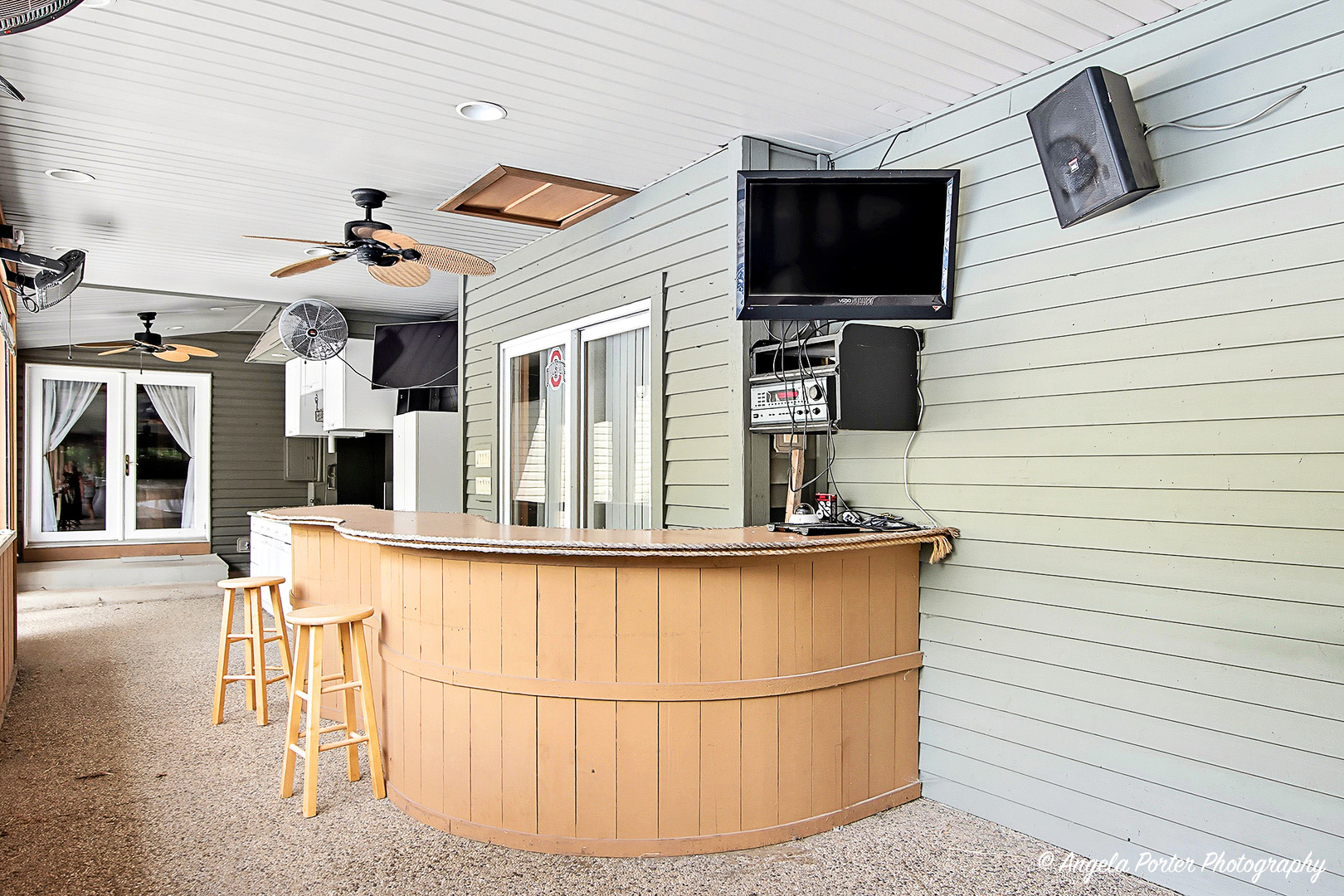 235 E Grand Avenue, Fox Lake, IL 60020