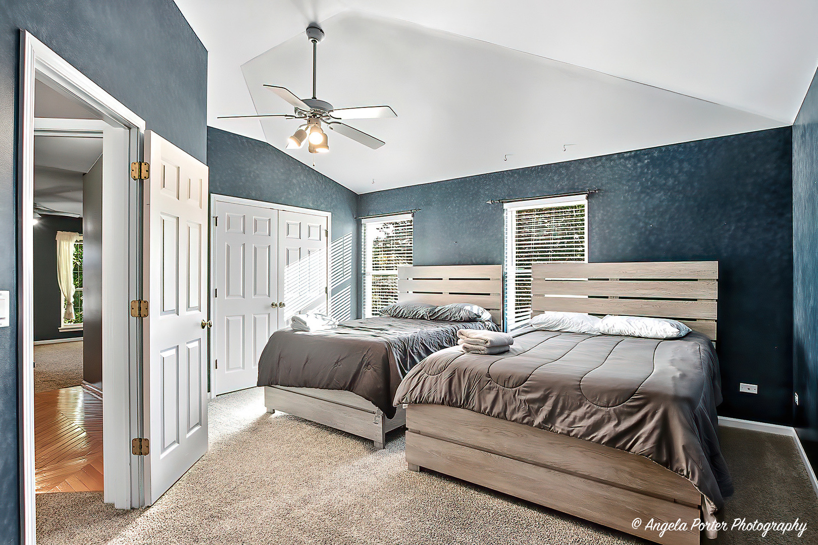 235 E Grand Avenue, Fox Lake, IL 60020