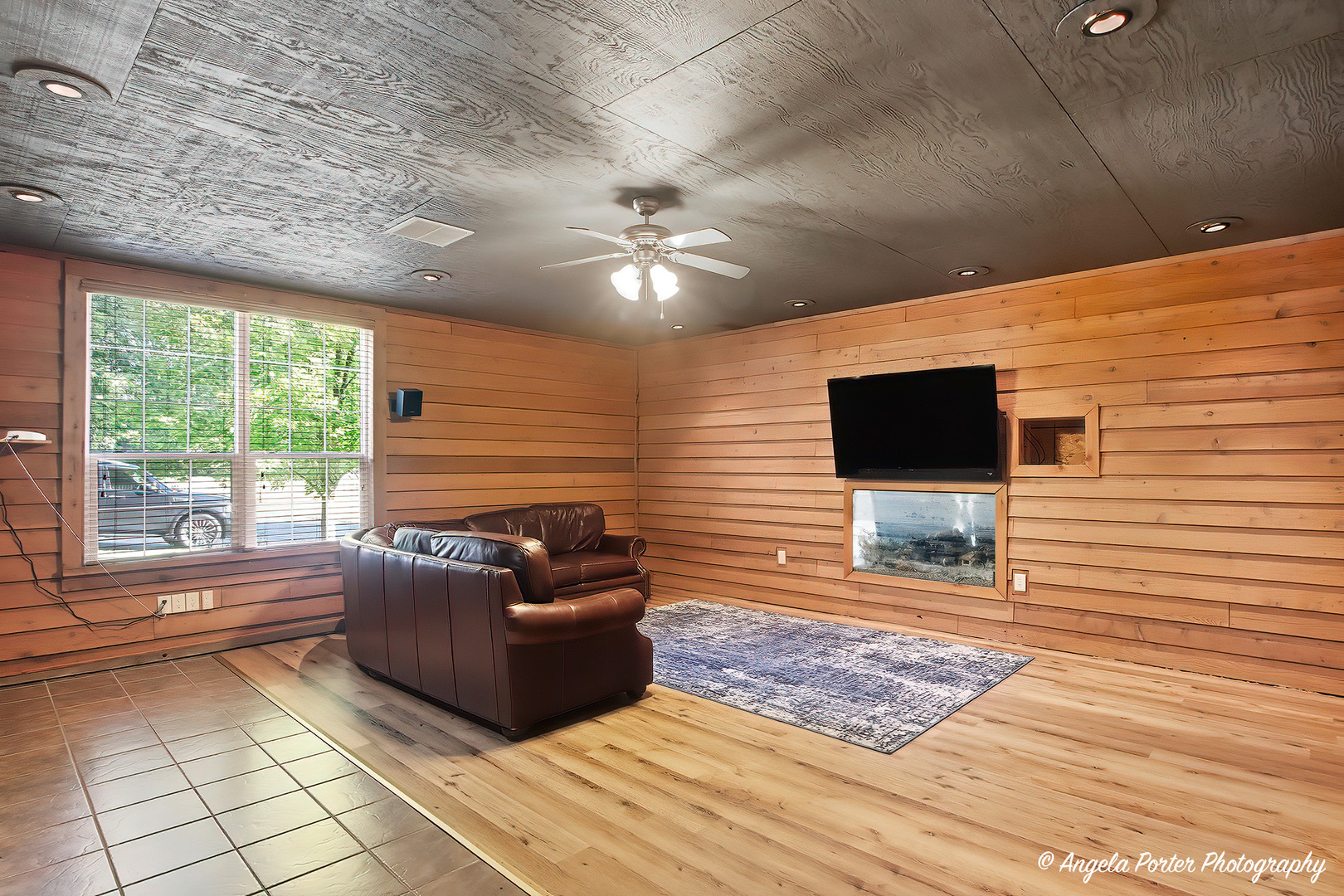 235 E Grand Avenue, Fox Lake, IL 60020