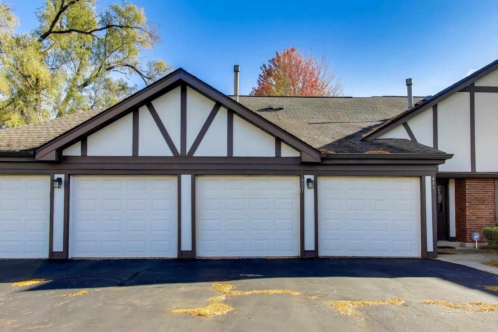 321 Woodbury Court #D2, Schaumburg, IL 60193