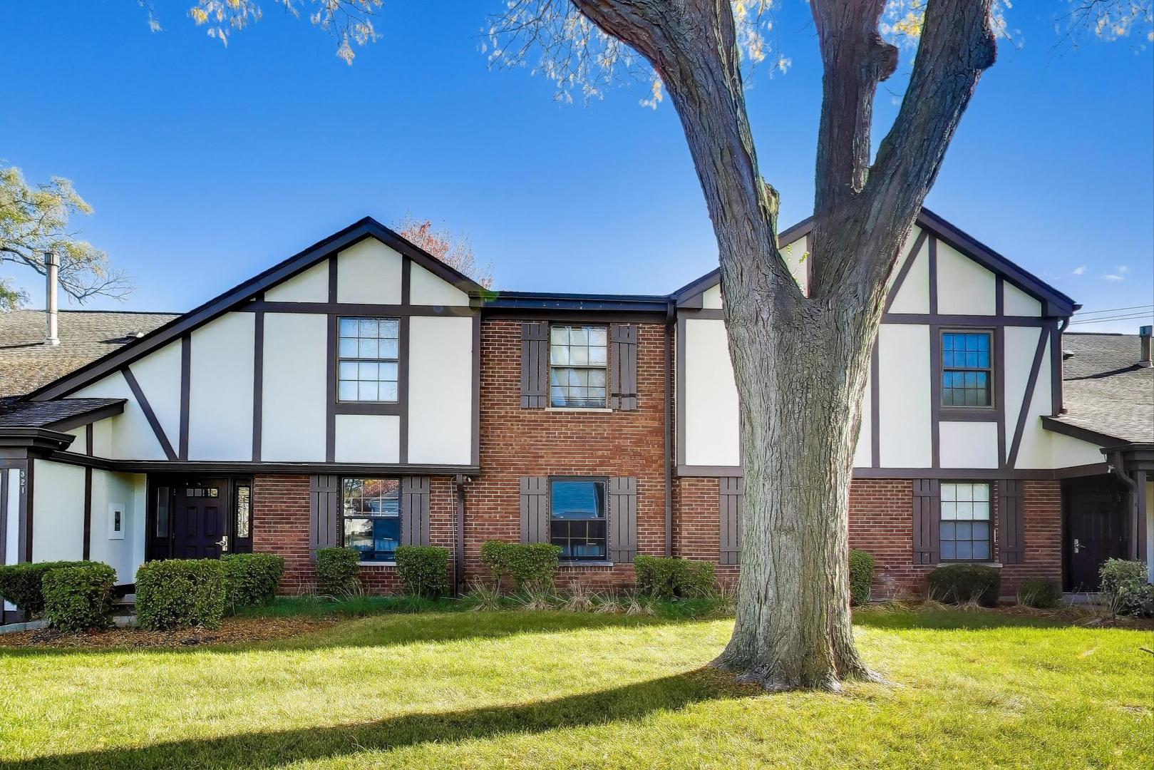 321 Woodbury Court #D2, Schaumburg, IL 60193