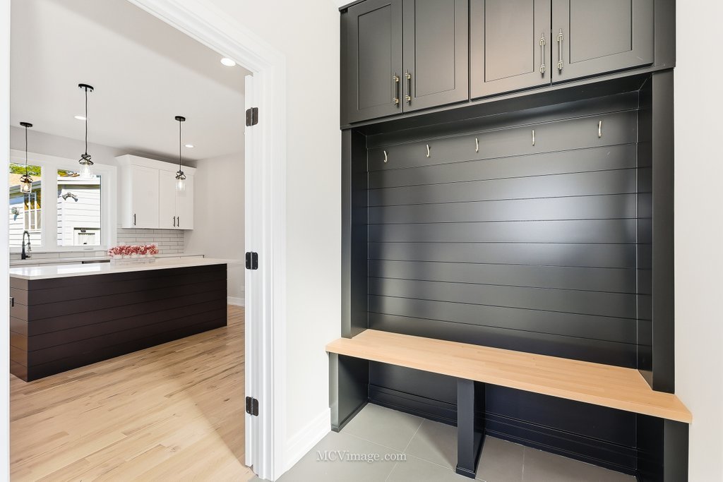 9322 S Trumbull Avenue, Evergreen Park, IL 60805