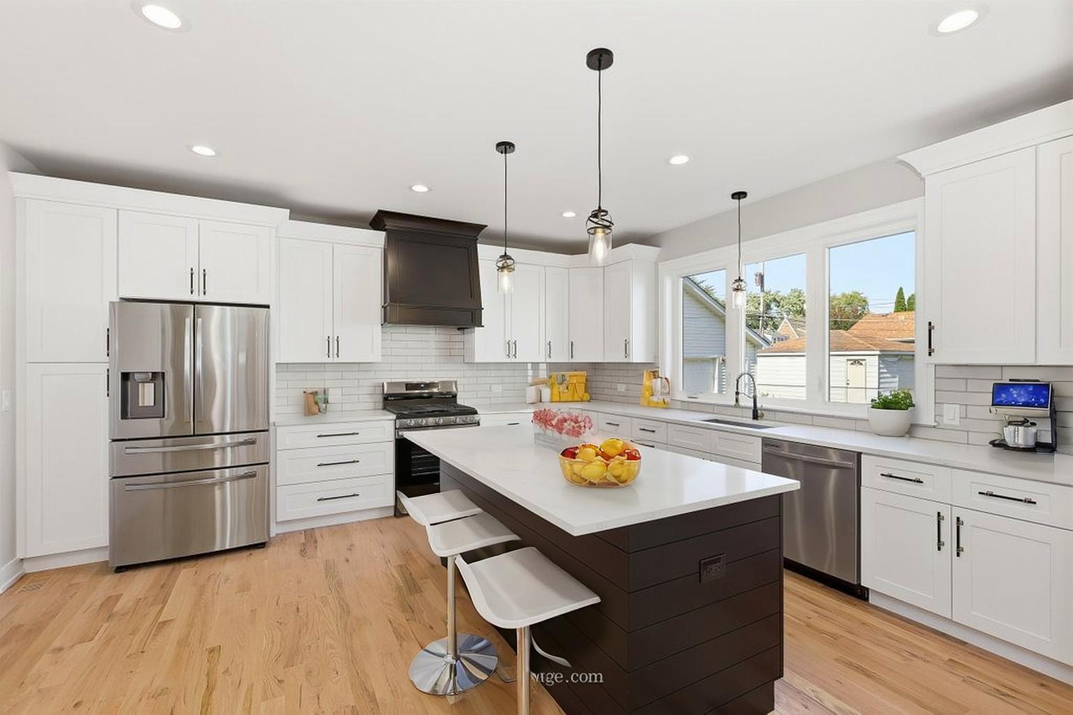 9322 S Trumbull Avenue, Evergreen Park, IL 60805