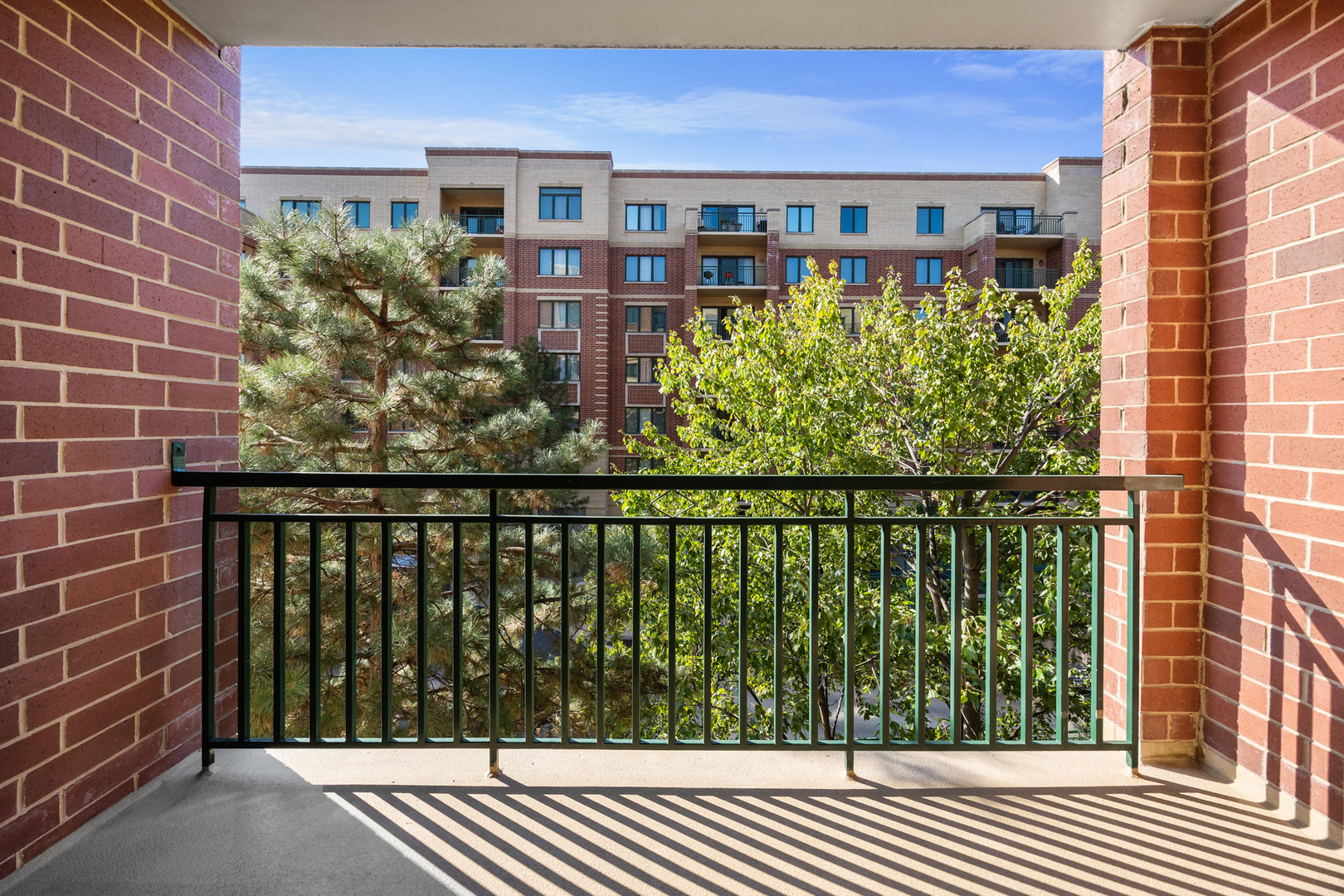 20 S MAIN Street #301, Mount Prospect, IL 60056