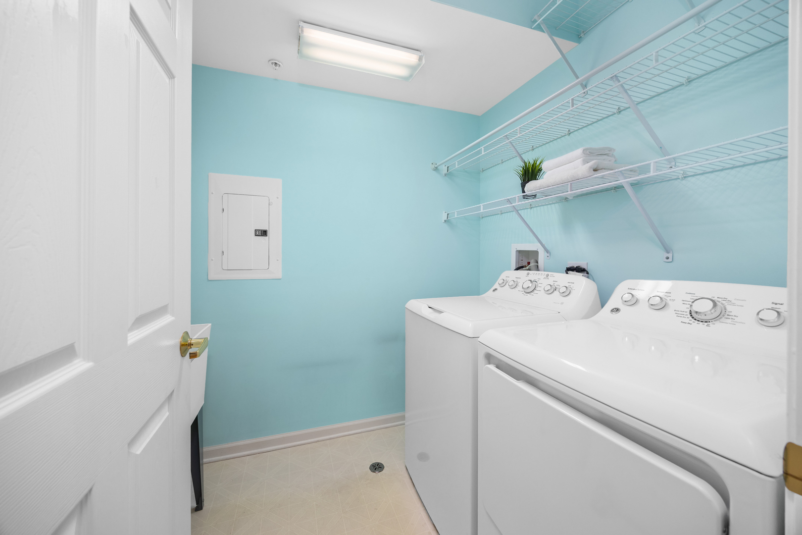 20 S MAIN Street #301, Mount Prospect, IL 60056