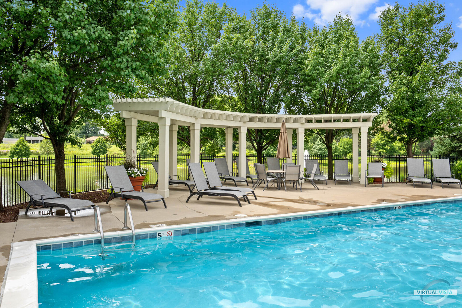 1732 Briarheath Drive, Aurora, IL 60505