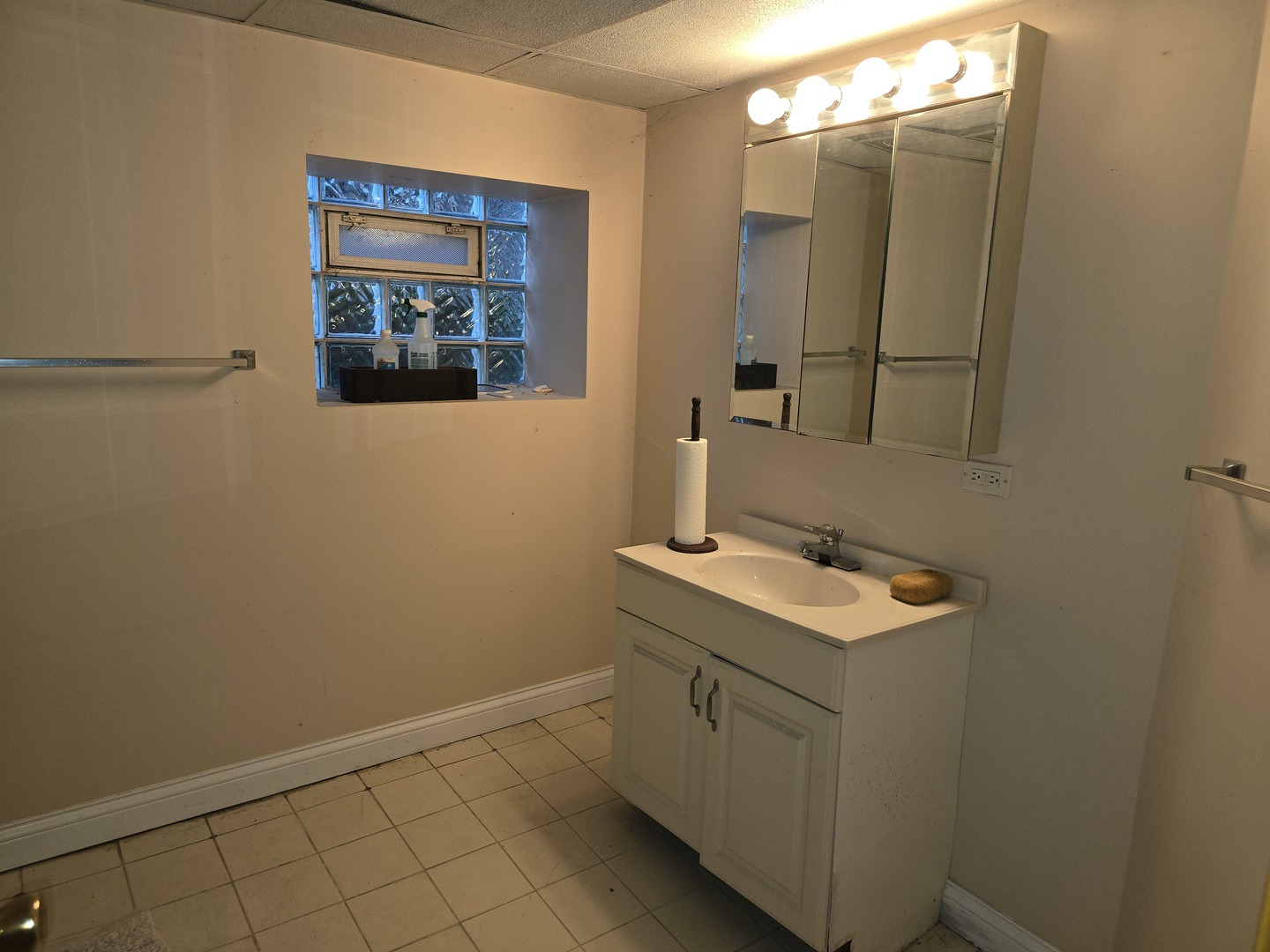 7530 S Wabash Avenue, Chicago, IL 60619