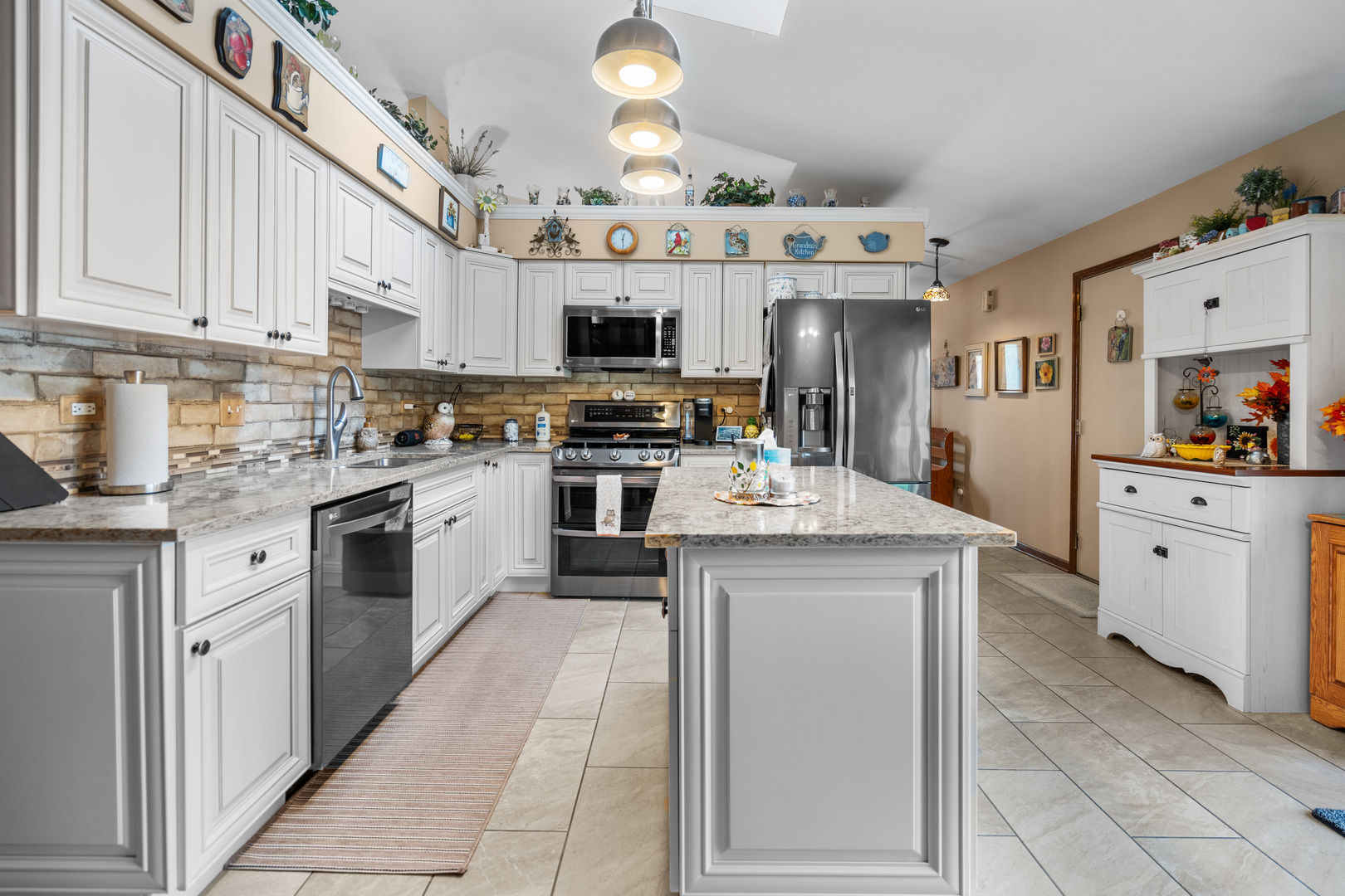 17713 66th Avenue, Tinley Park, IL 60477