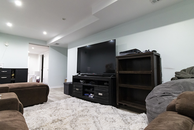 936 Chase Court, Gurnee, IL 60031