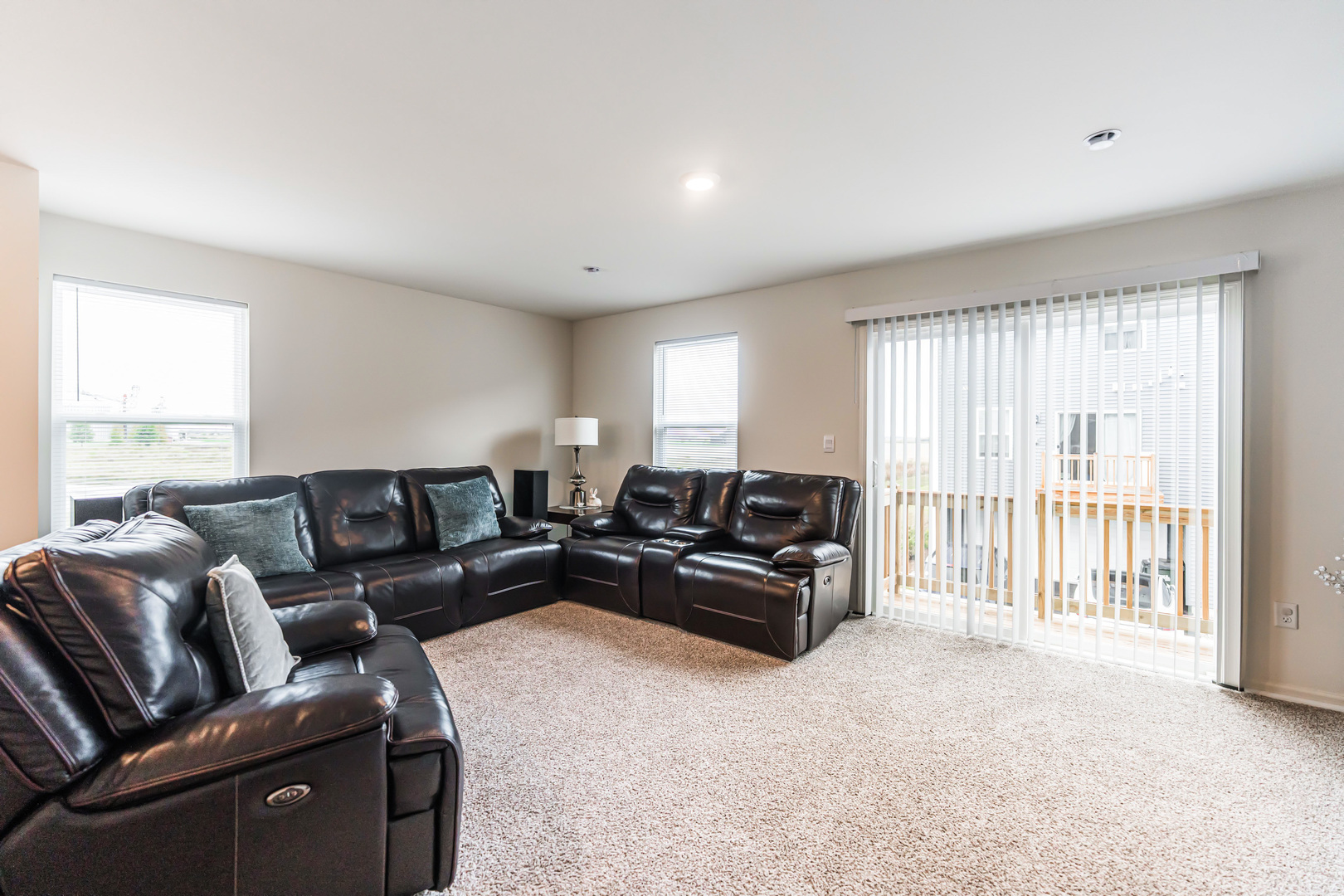 1053 Briar Glen Court, Hampshire, IL 60140