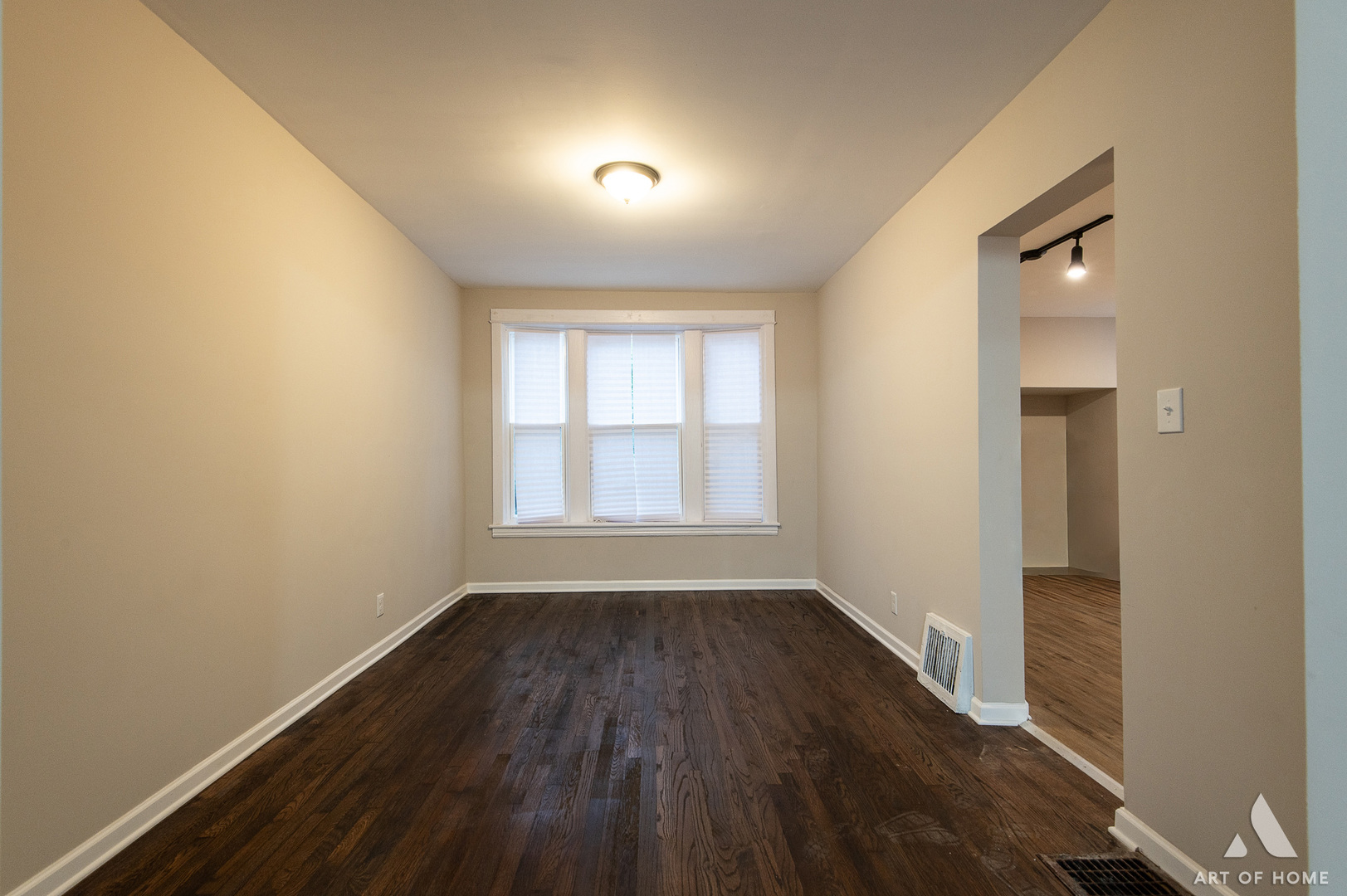 6948 S Woodlawn Avenue, Chicago, IL 60637