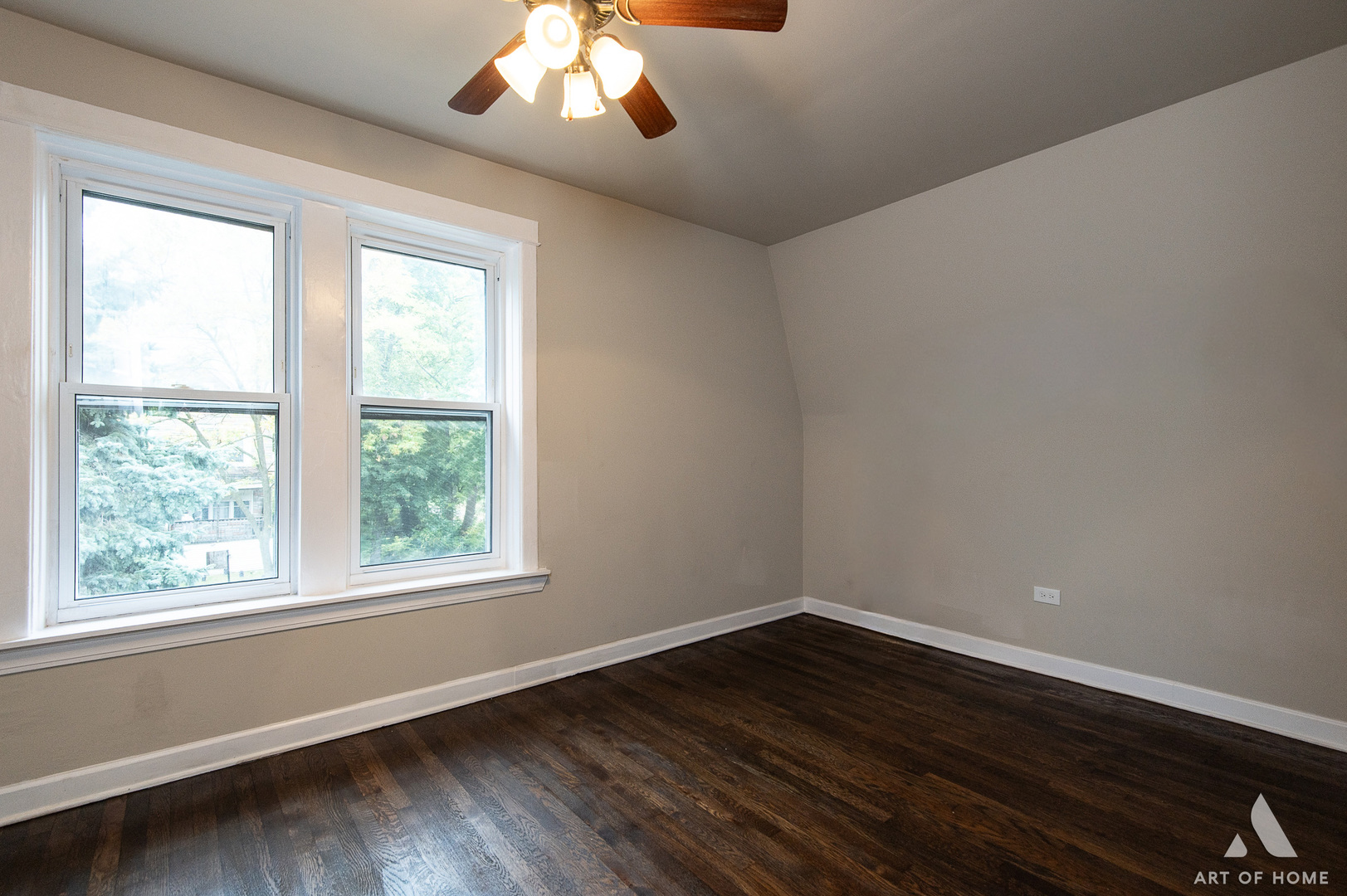 6948 S Woodlawn Avenue, Chicago, IL 60637