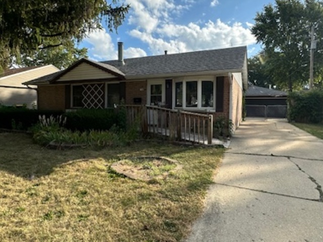 735 Geneva Avenue, Romeoville, IL 60446