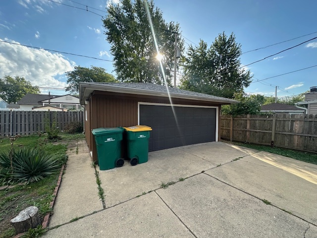 735 Geneva Avenue, Romeoville, IL 60446
