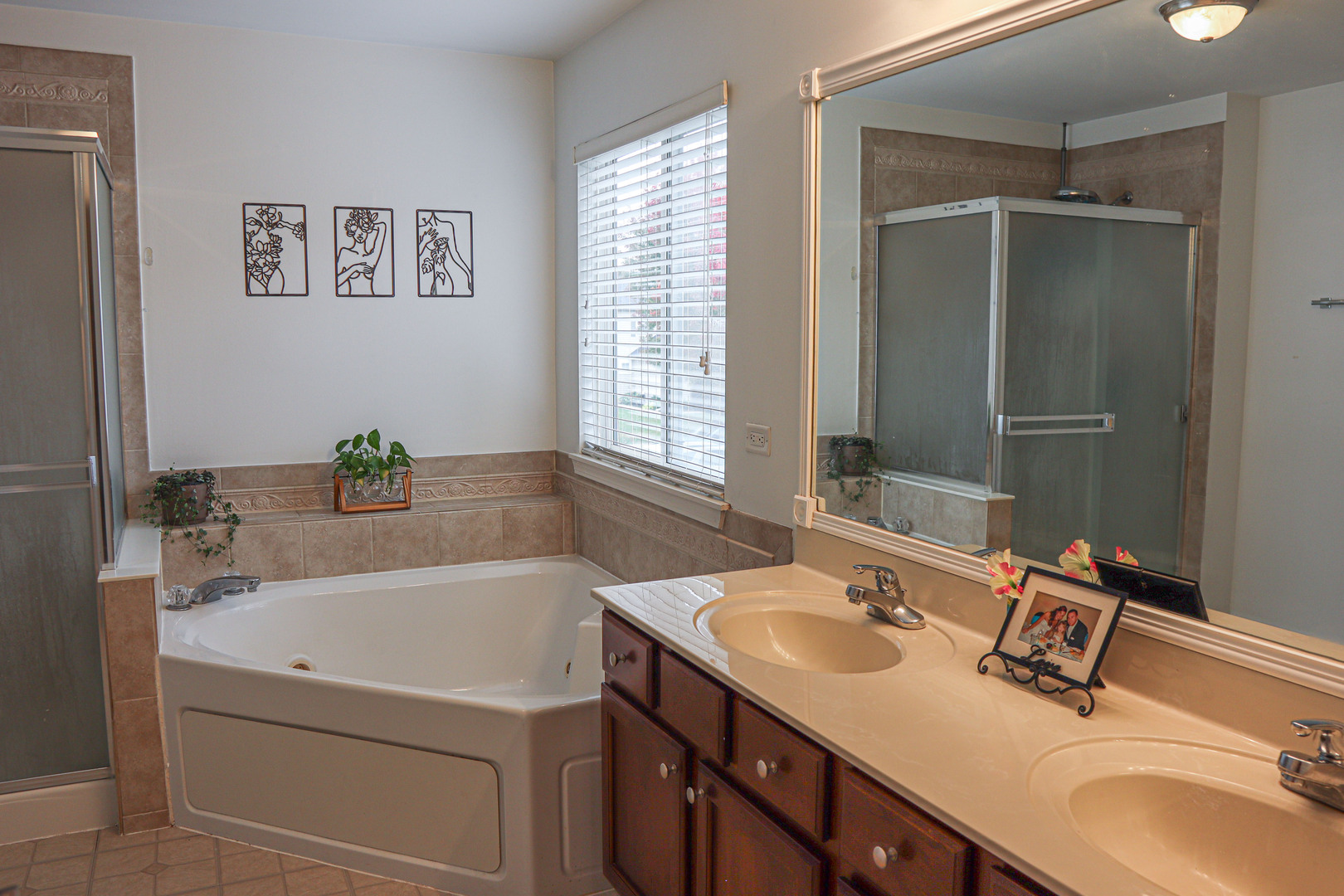 407 KELLER Street, Plano, IL 60545