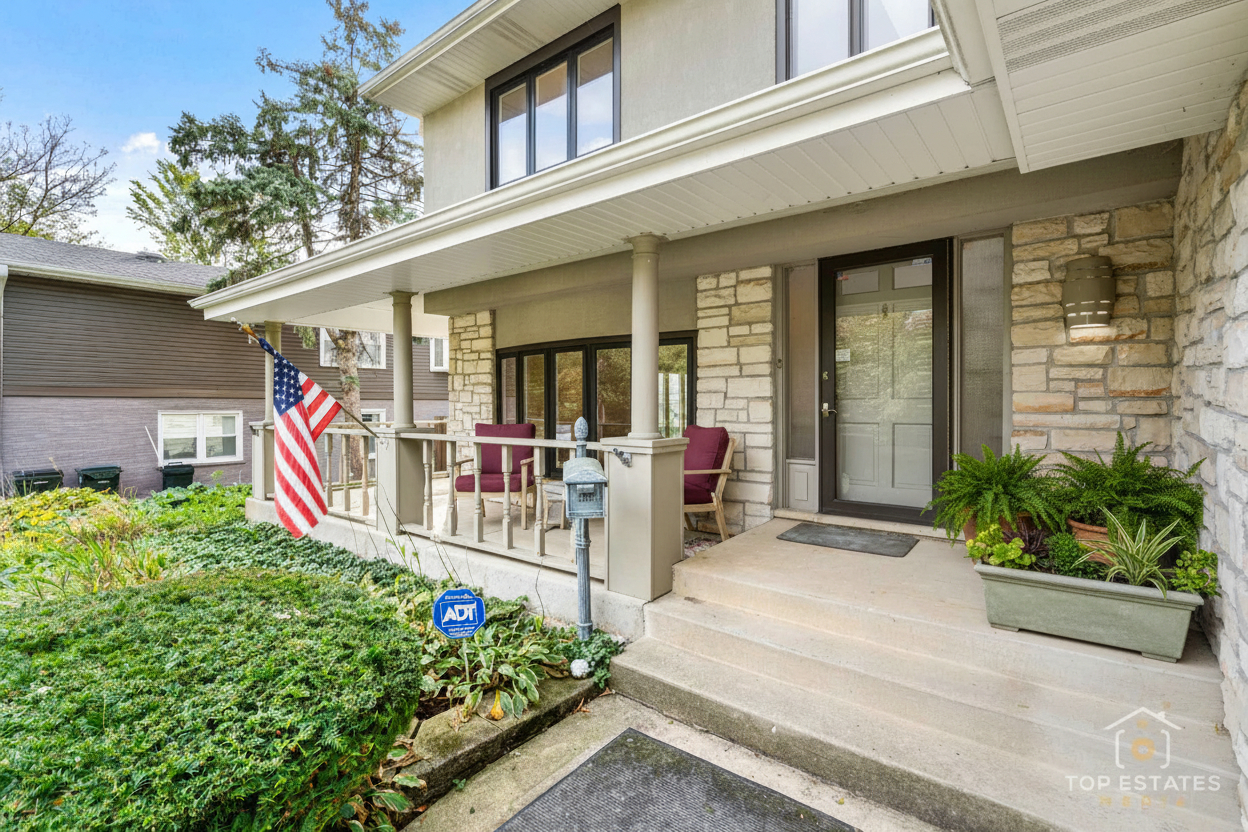 445 W Dorset Avenue, Palatine, IL 60067