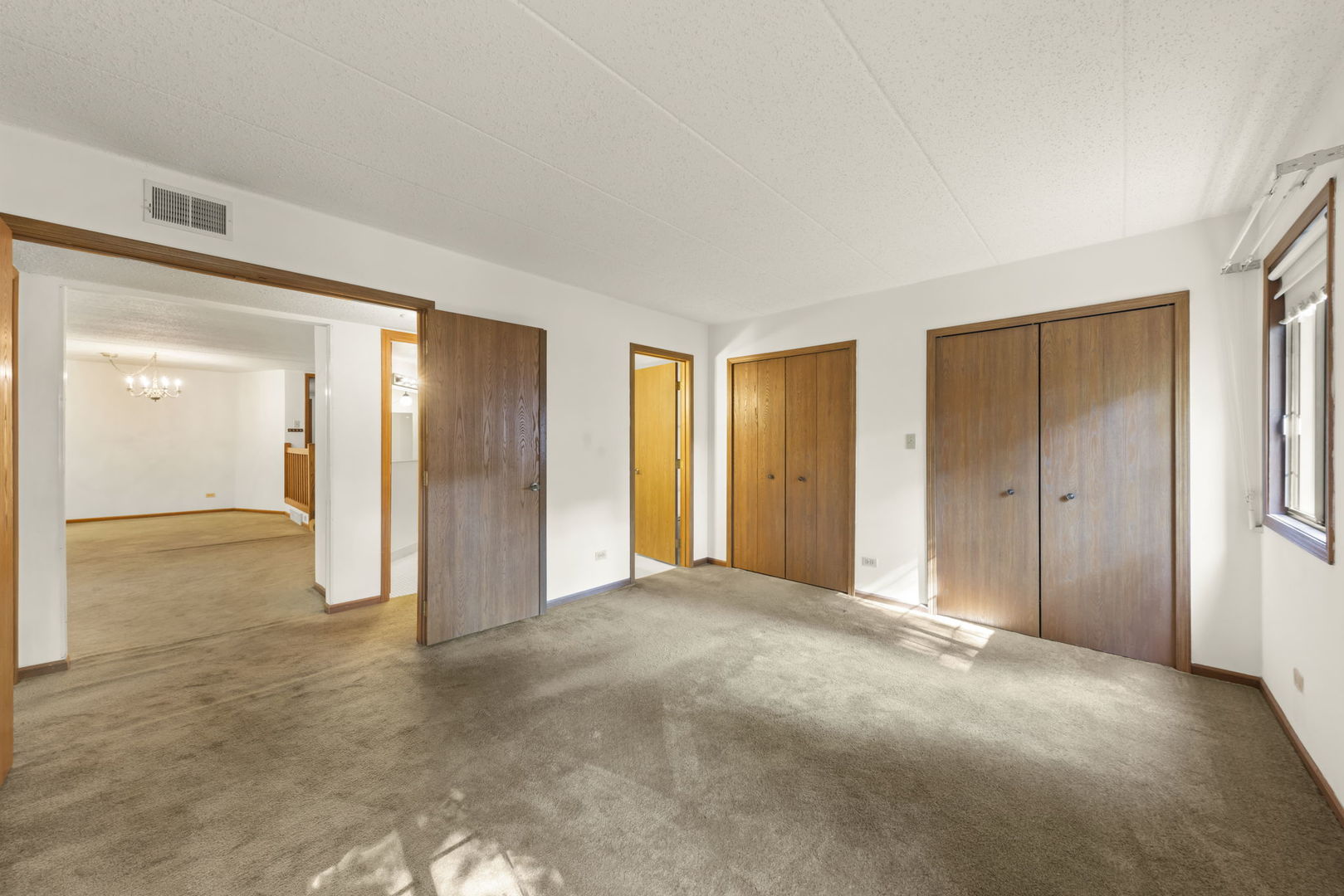 393 Duane Street #203, Glen Ellyn, IL 60137