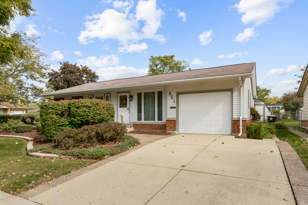 851 Crest Avenue, Elk Grove Village, IL 60007