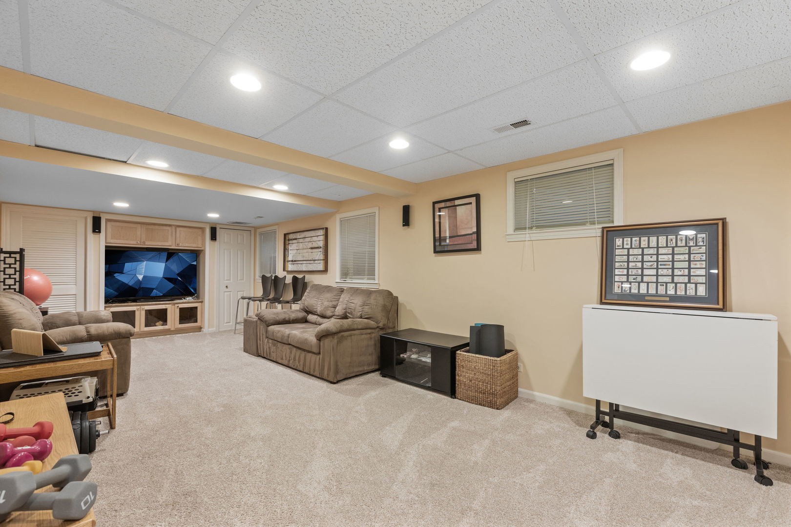 1272 Sandhurst Drive, Buffalo Grove, IL 60089