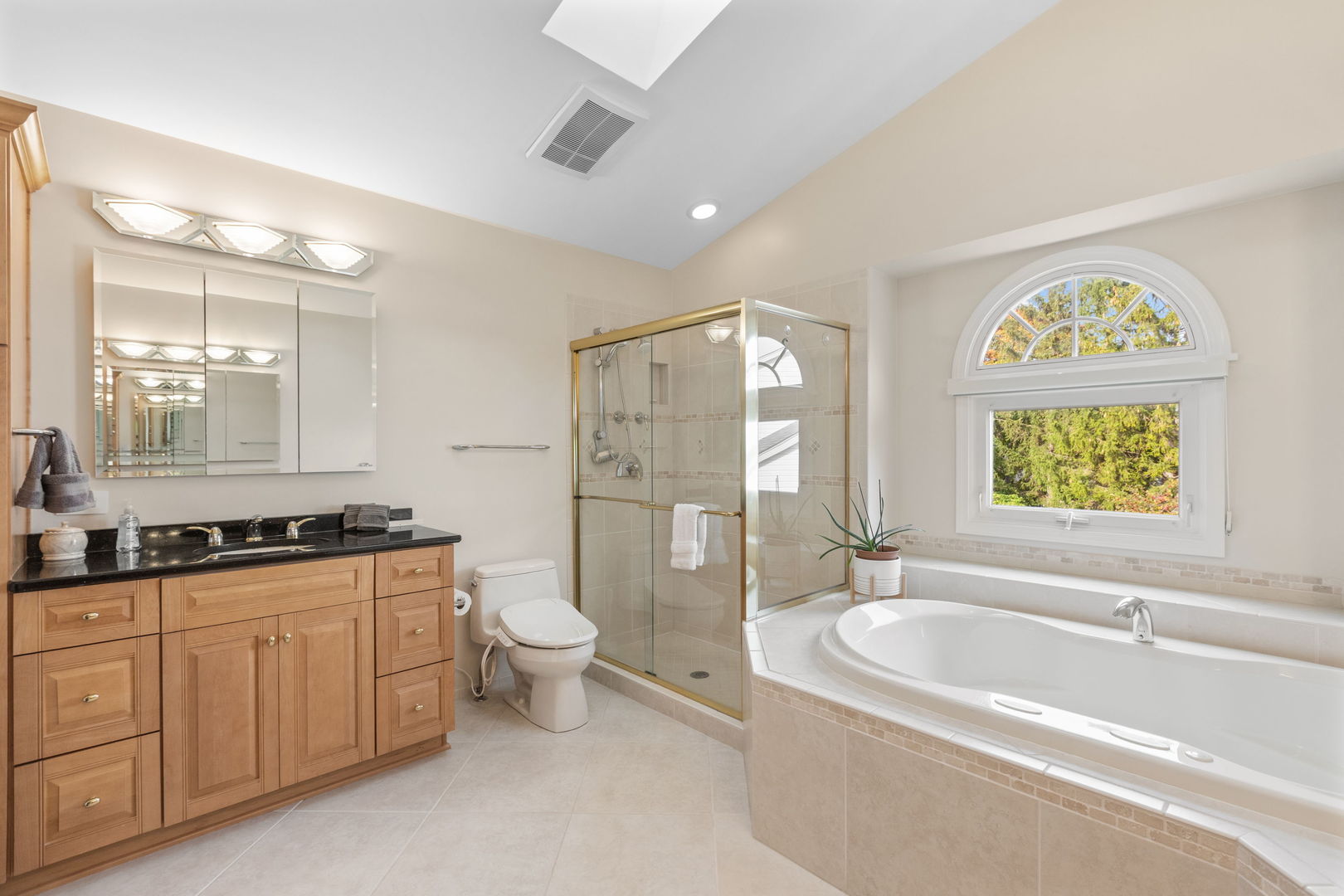 1272 Sandhurst Drive, Buffalo Grove, IL 60089