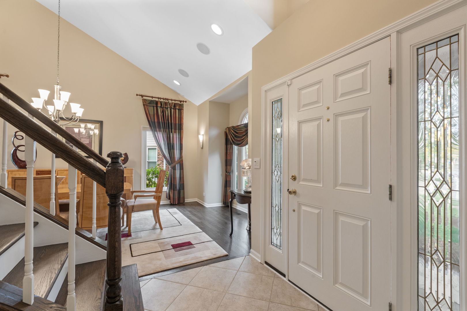 1272 Sandhurst Drive, Buffalo Grove, IL 60089