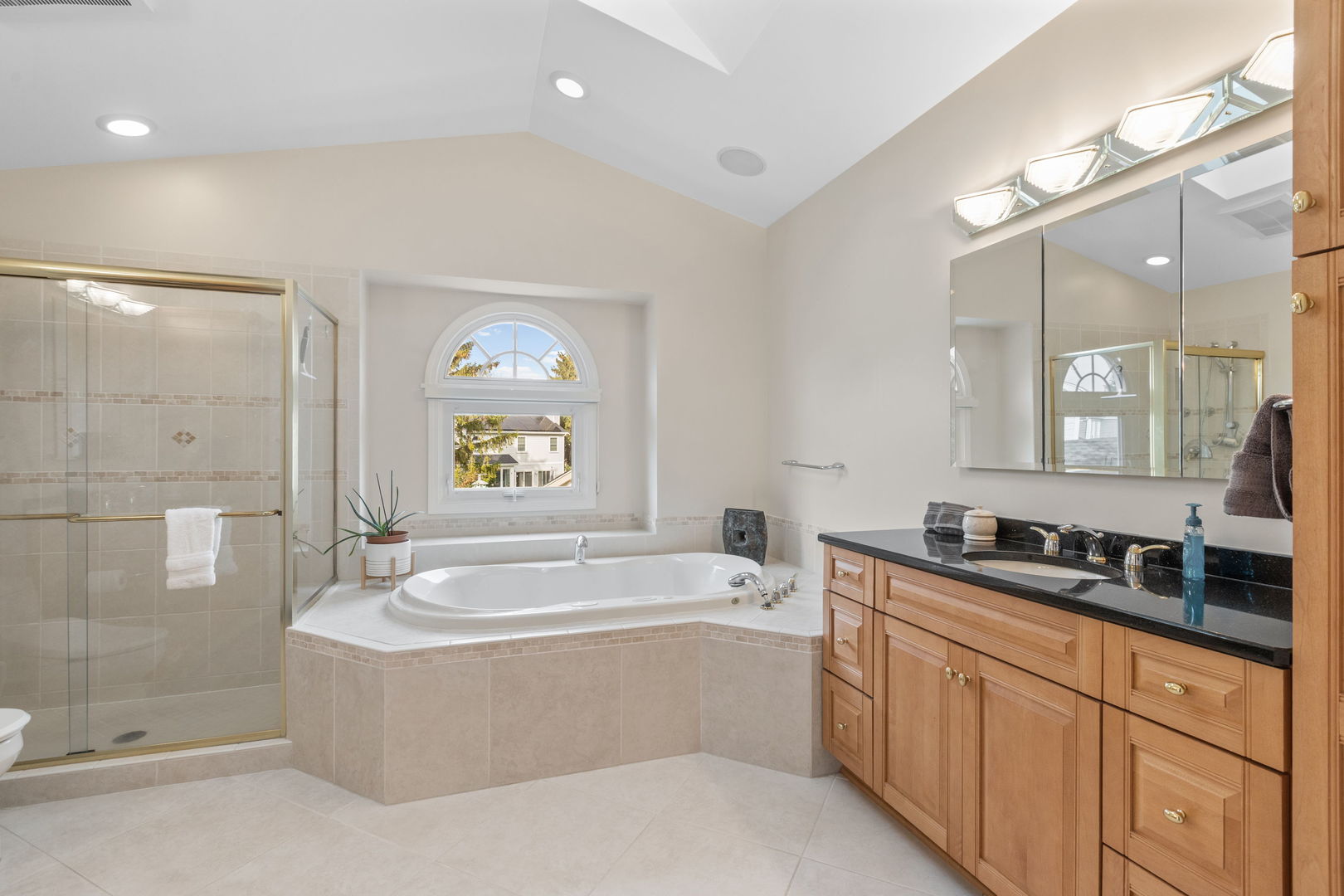 1272 Sandhurst Drive, Buffalo Grove, IL 60089