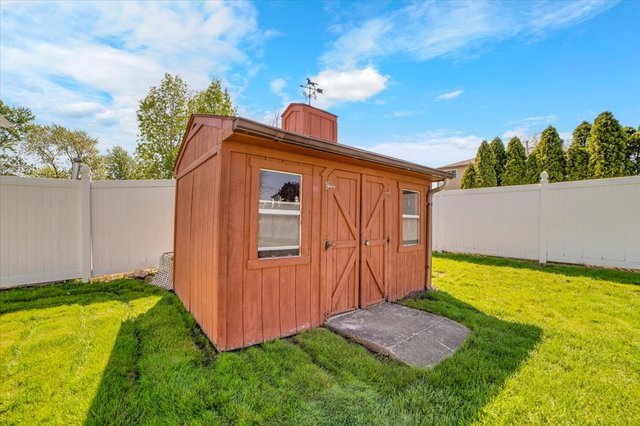 8049 W Norwood Drive, Frankfort, IL 60423