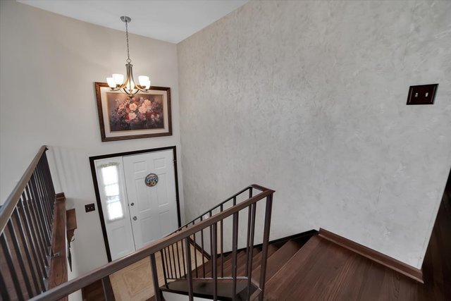 8049 W Norwood Drive, Frankfort, IL 60423