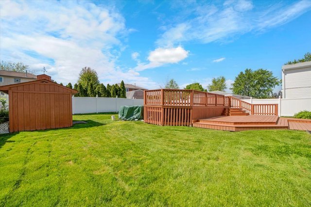 8049 W Norwood Drive, Frankfort, IL 60423