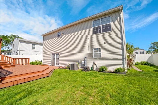 8049 W Norwood Drive, Frankfort, IL 60423