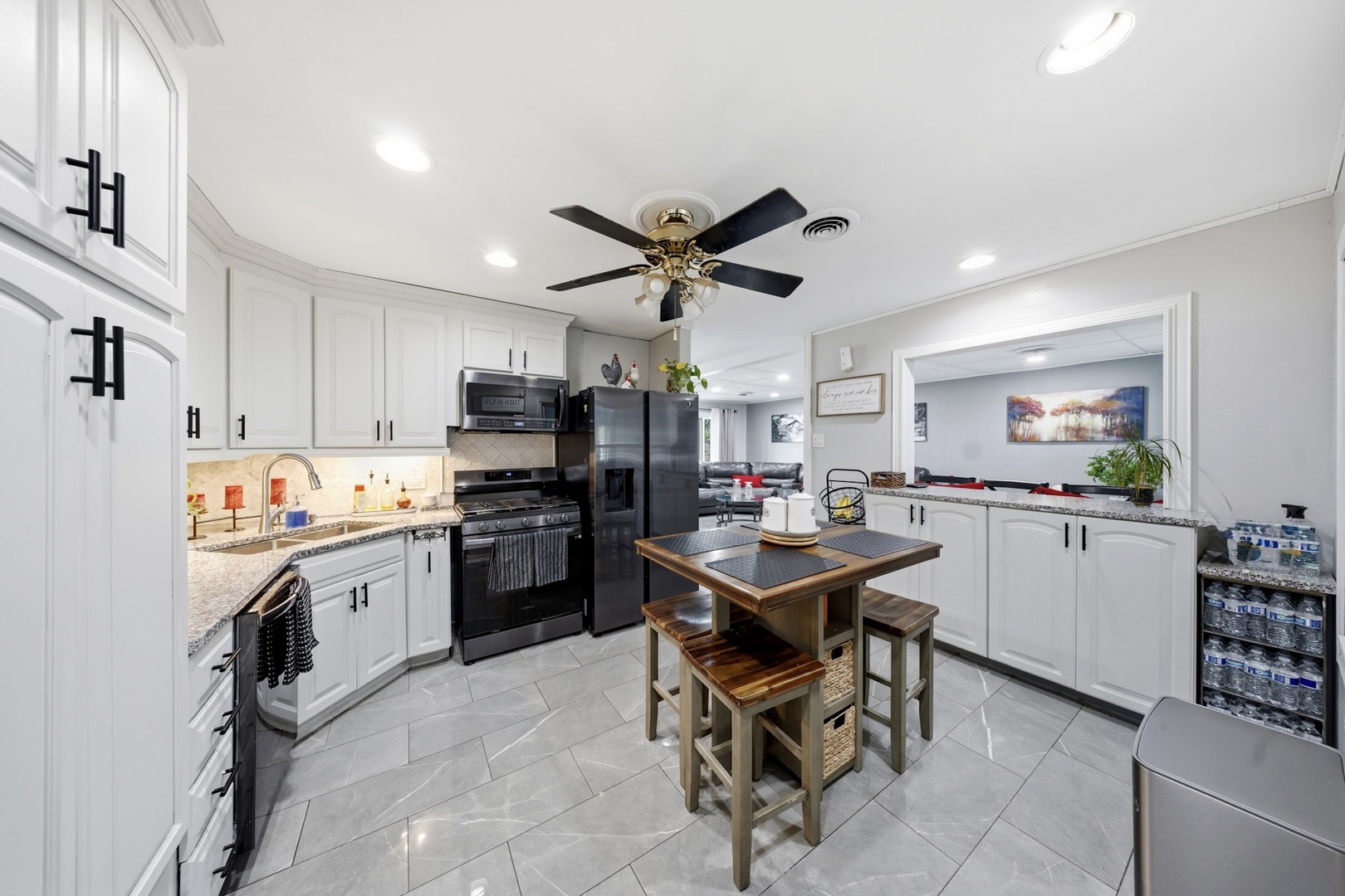 1005 S Park Boulevard, Streamwood, IL 60107