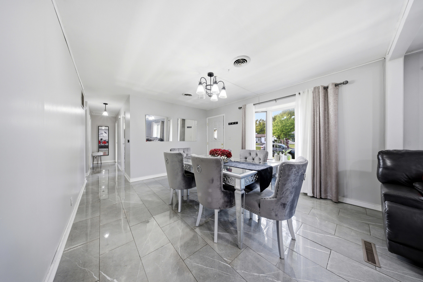 1005 S Park Boulevard, Streamwood, IL 60107