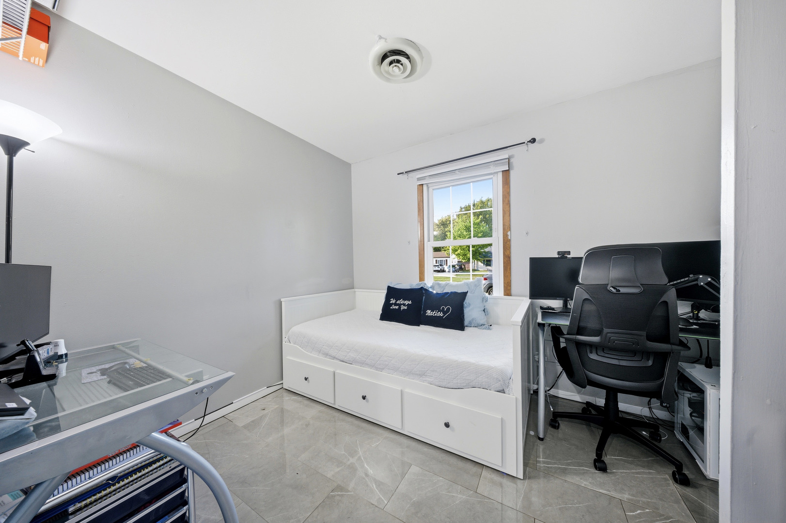 1005 S Park Boulevard, Streamwood, IL 60107