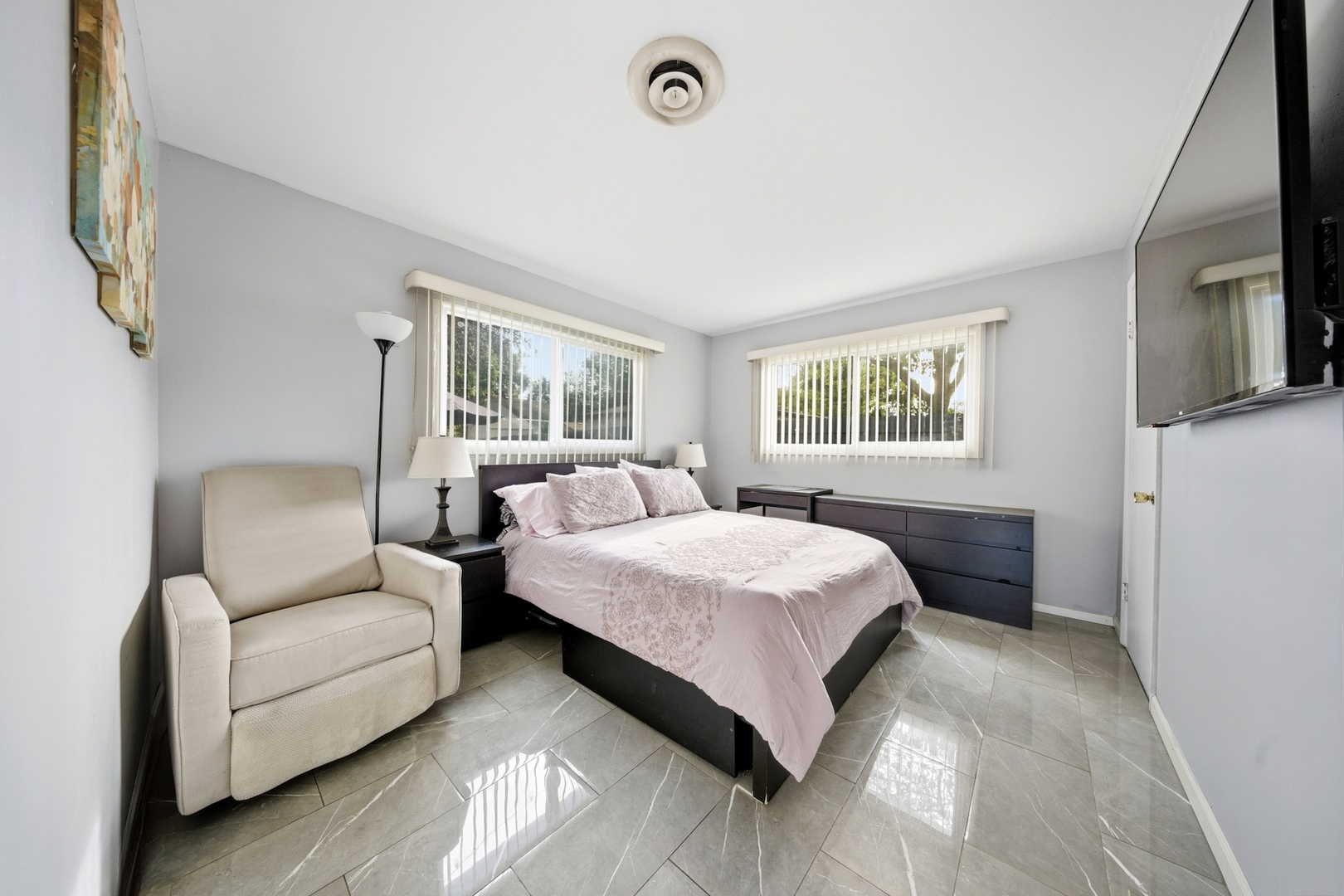 1005 S Park Boulevard, Streamwood, IL 60107