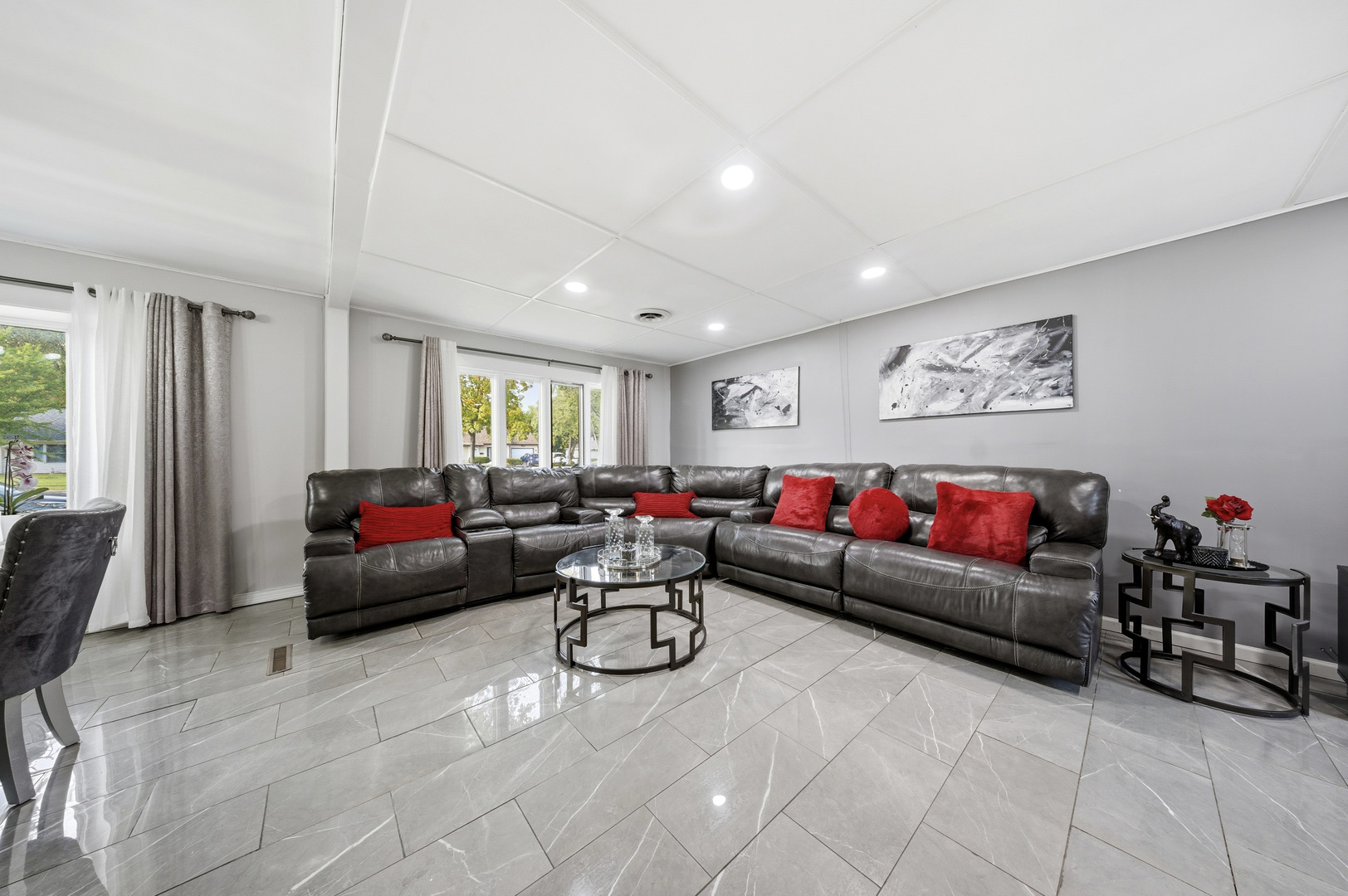 1005 S Park Boulevard, Streamwood, IL 60107