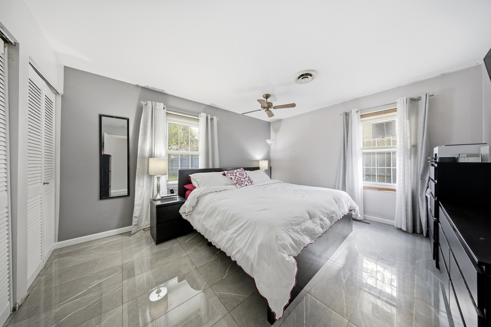 1005 S Park Boulevard, Streamwood, IL 60107