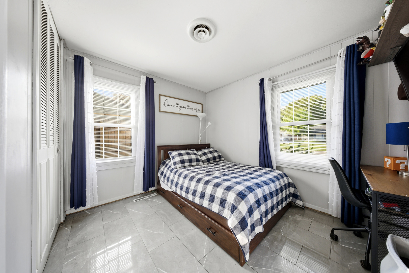 1005 S Park Boulevard, Streamwood, IL 60107