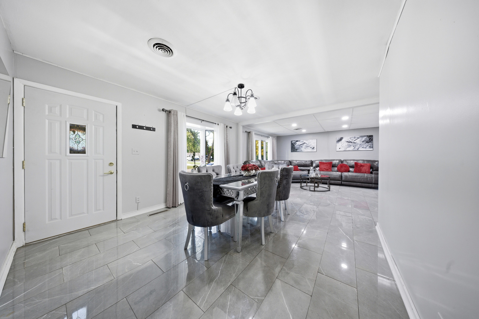 1005 S Park Boulevard, Streamwood, IL 60107