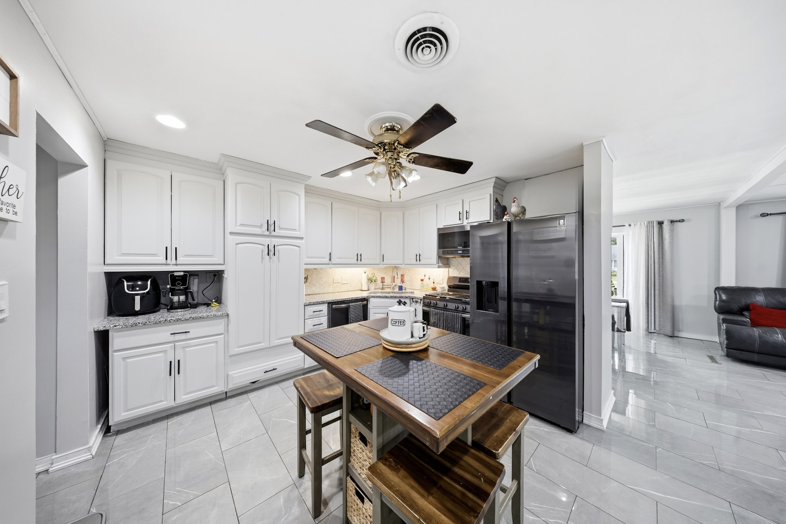 1005 S Park Boulevard, Streamwood, IL 60107