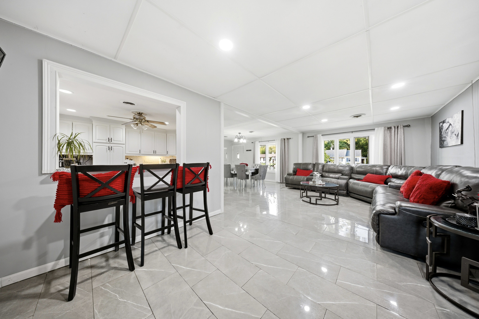 1005 S Park Boulevard, Streamwood, IL 60107